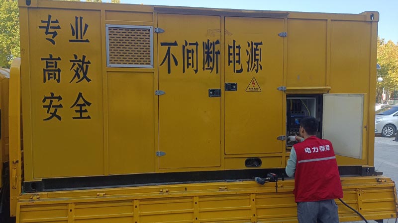 宁化柴油发电机组和UPS电源配合使用时，如何避免切换过程中的电力中断？